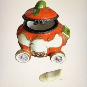 Vintage Collectible Cinderellas Pumpkin Carriage hinged Trinket Box